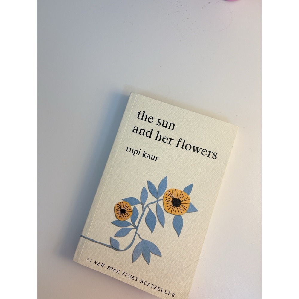 Rupi Kaur The Sun and Her Flowers Paperback Poetry: Illustrated, Andrews McMeel
